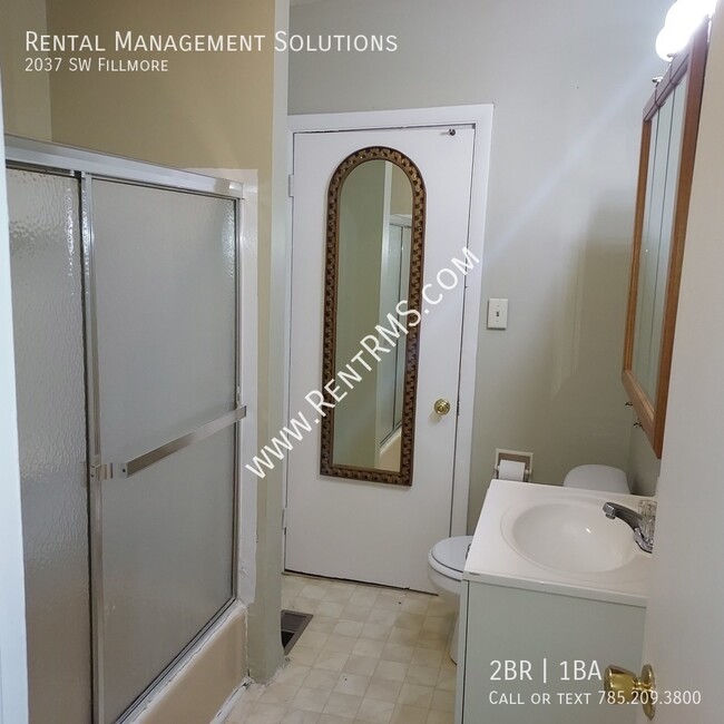 Building Photo - 2037 SW Fillmore-