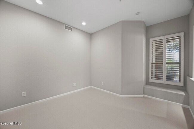 Building Photo - 16861 N 106th Way