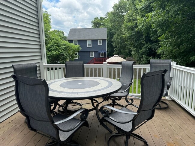 Building Photo - Modern 3 Bedroom Single Family - Available...