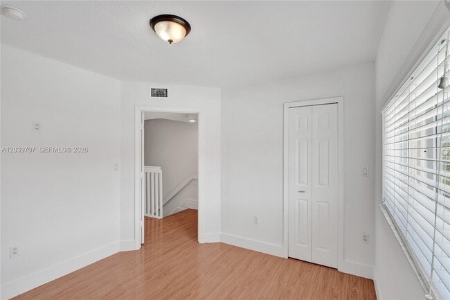 Building Photo - 990 NW 78th Ave