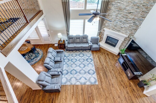 Building Photo - 2490 Stonybrook Dr