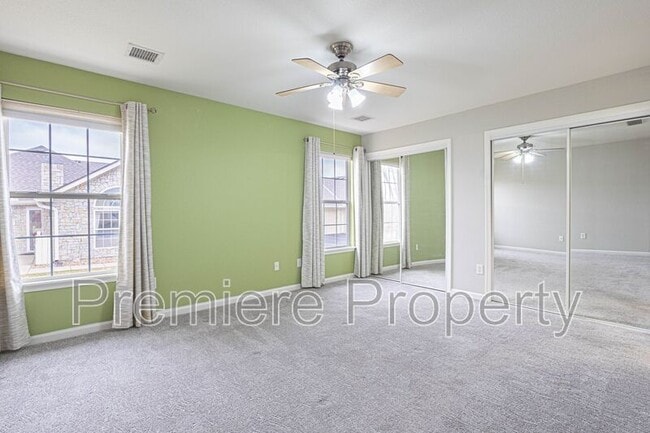 Building Photo - 6102 NE Kensington Dr