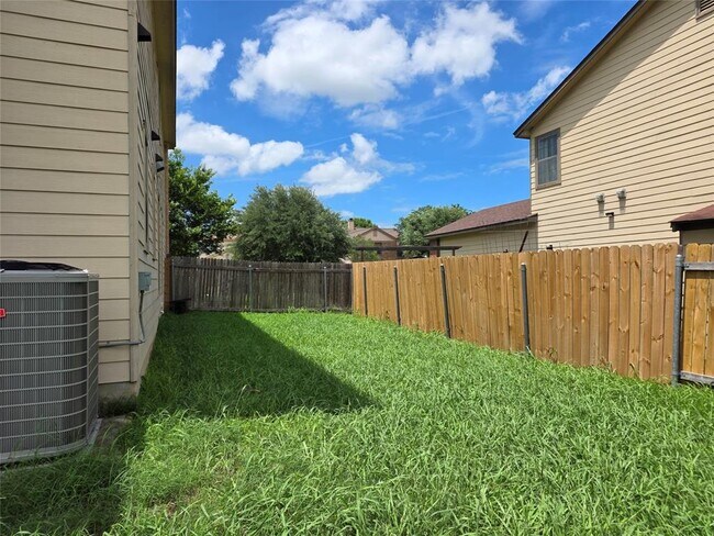 Building Photo - 160 Mistletoe Ln