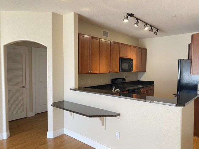 Building Photo - Spacious 2-Bed/2-Bath Cry Creek Crossing C...