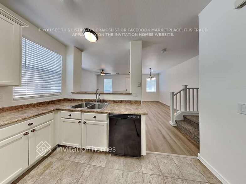 Building Photo - 10049 E Impala Ave