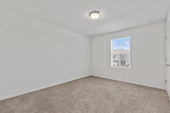 Building Photo - 336 Wonderful Life Way