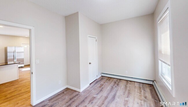 Building Photo - 591 Orchard St
