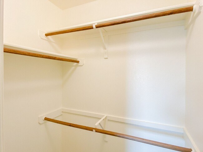 Building Photo - 12021 Pecangate Way