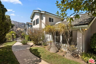 Building Photo - 1411 Avenida de Cortez