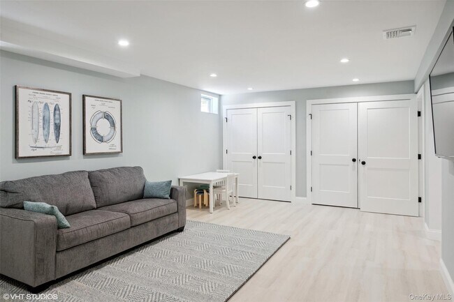 Building Photo - 535 Birch Ln