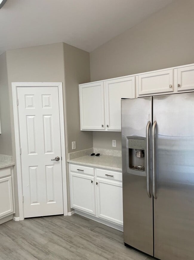 Building Photo - READY TO VIEW NOW! Gorgeous Remodeled Home in El Mirage