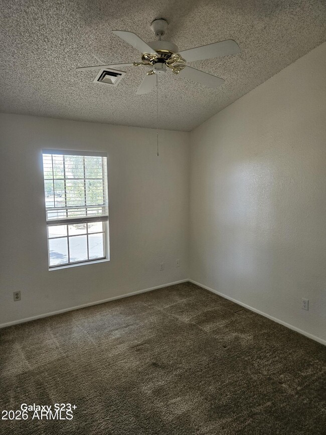 Building Photo - 1600 N Saba St