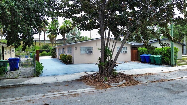 Building Photo - 286 NW 39th St