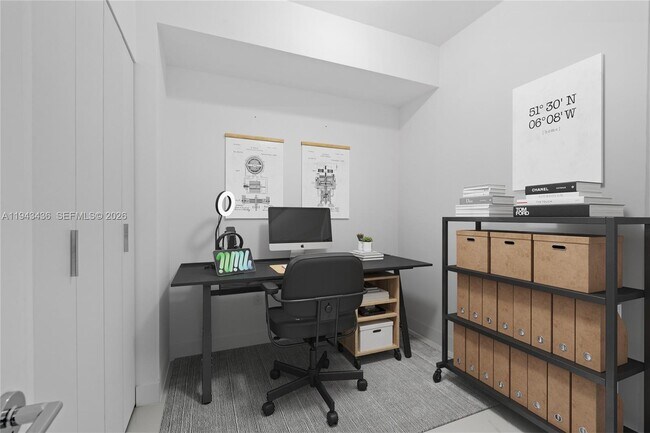 Building Photo - 700 NE 24th St