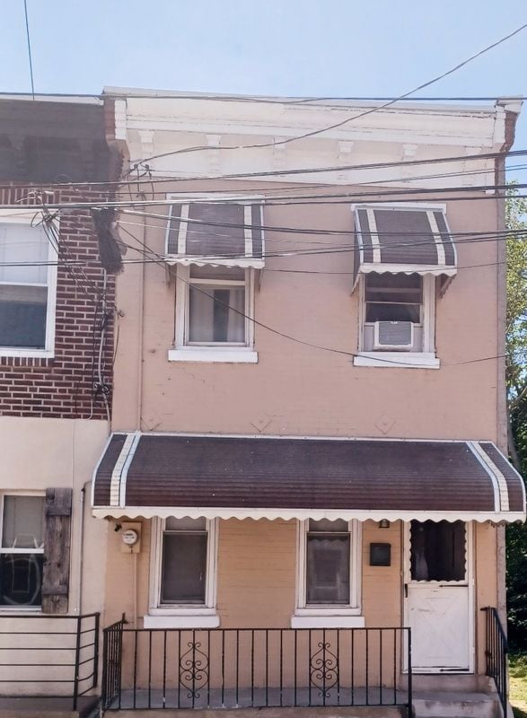 Primary Photo - 2420 W Seybert St