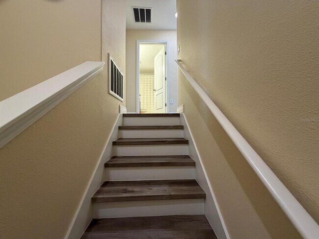 Building Photo - 5637 Water Rose Rd