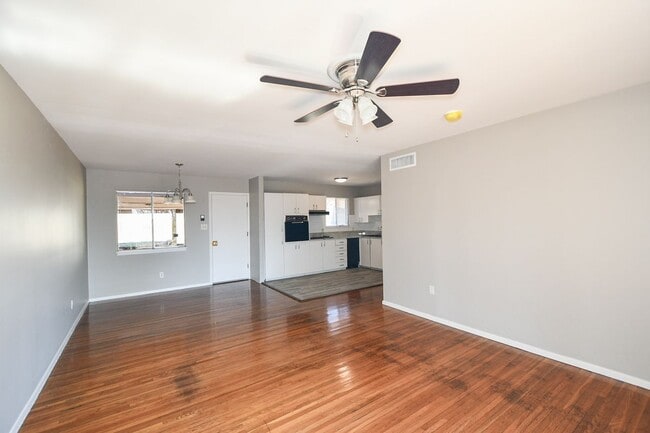 Building Photo - 1331 Starfield Rd