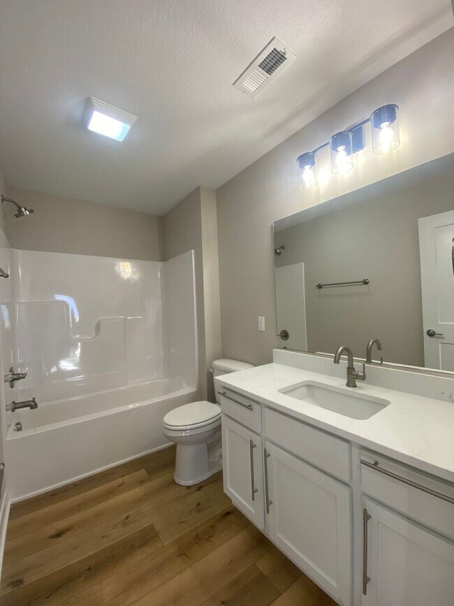 Building Photo - Luxury Homes in West Des Moines