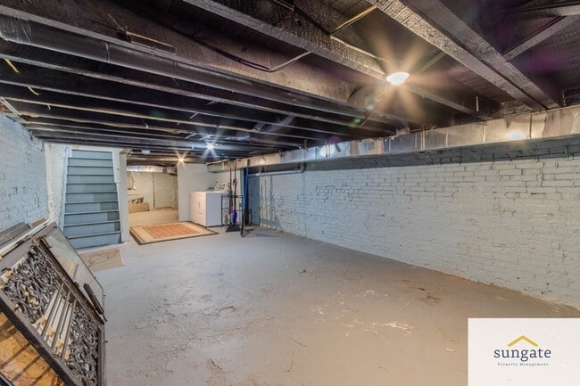 Building Photo - 1516 N Patterson Park Ave