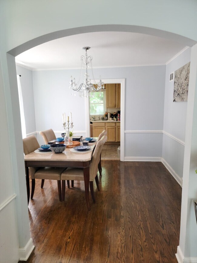 Building Photo - 6530 N Drake Ave