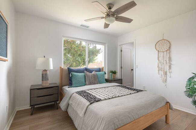 Building Photo - 1829 Forestdale Dr