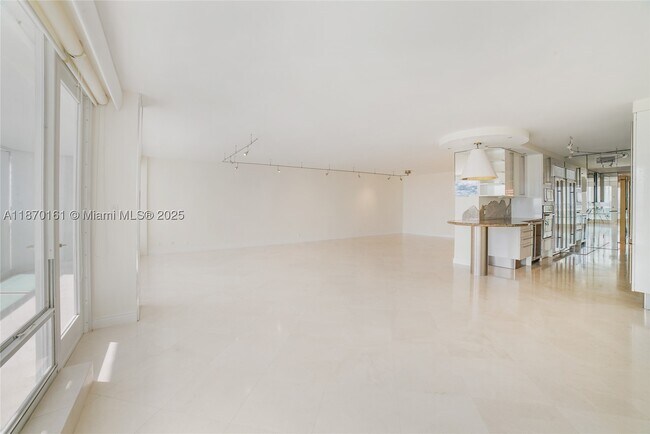 Building Photo - 2100 S Ocean Dr