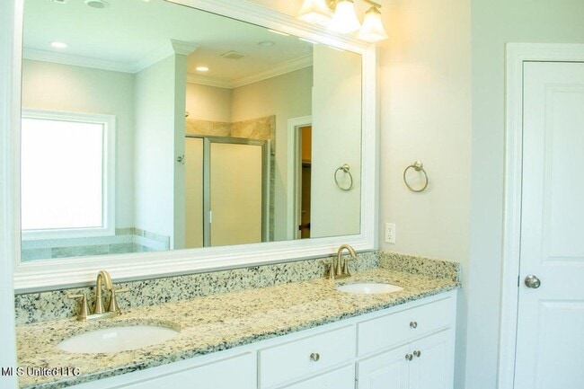 Building Photo - 3 Bed/2 Bath Home in Woodscope of Oakfield