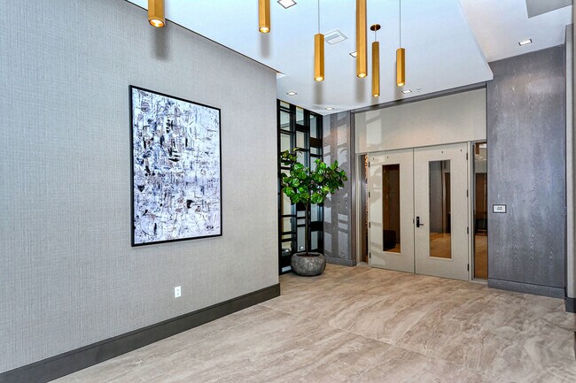 Building Photo - 111 S Pineapple Ave