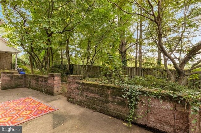 Building Photo - 10855 Lockwood Dr