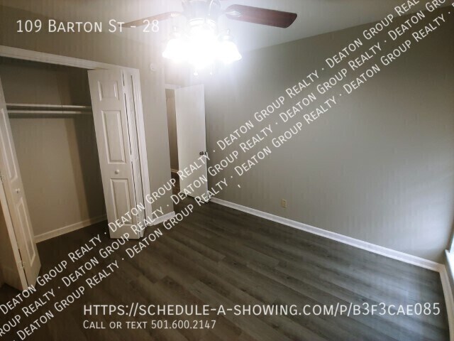 Building Photo - 109 Barton St