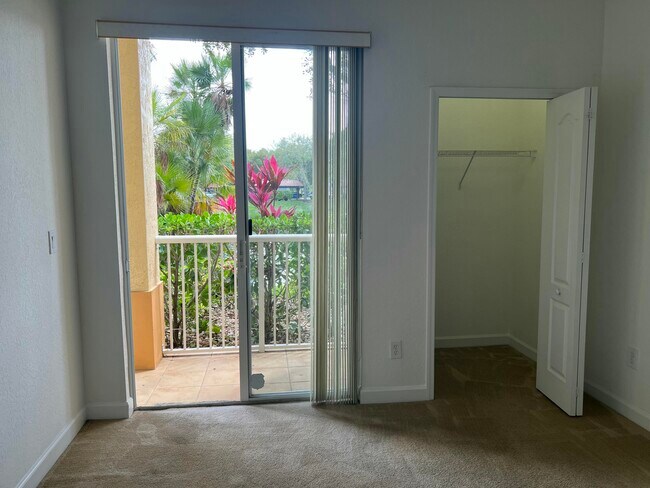 Building Photo - 150 Jacaranda Country Club Dr