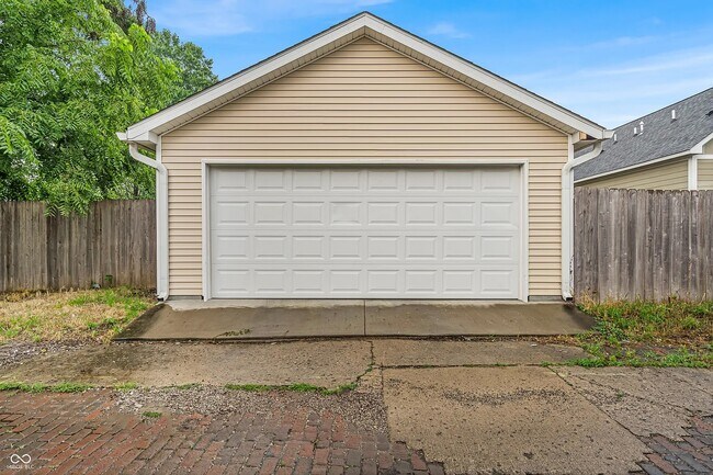 Building Photo - 2508 Carrollton Ave