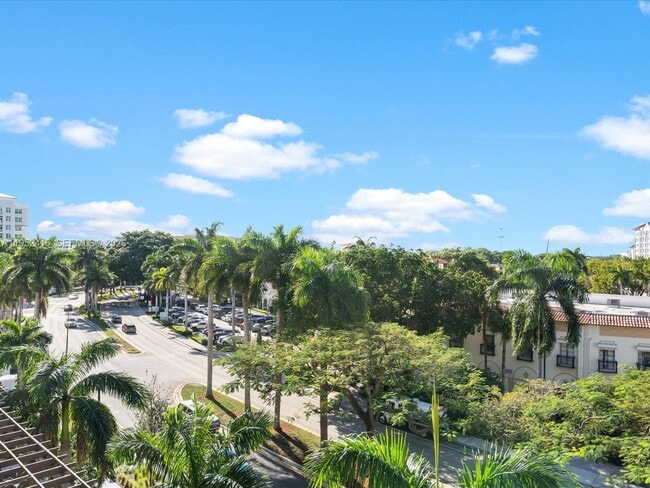 Building Photo - 220 SE Mizner Blvd