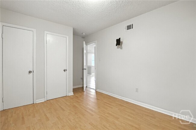Building Photo - 332 Woodley Rd