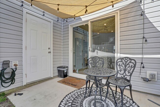 Building Photo - 328 Starfish Ln