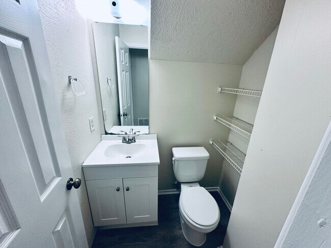 Building Photo - 379 Fantail Loop