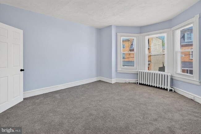 Building Photo - 136 Farson St