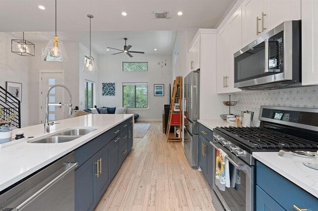 Building Photo - 2711 Willow St