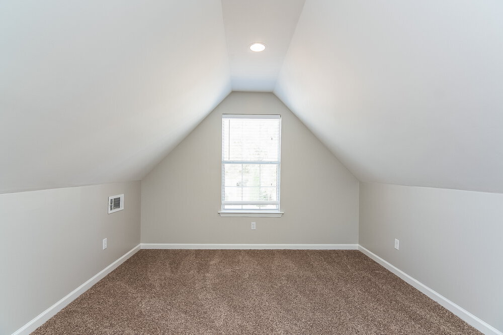 Building Photo - 5820 Lillian Bend Dr