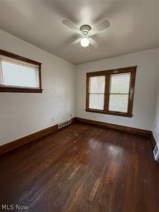 Building Photo - 1220 E 176th St