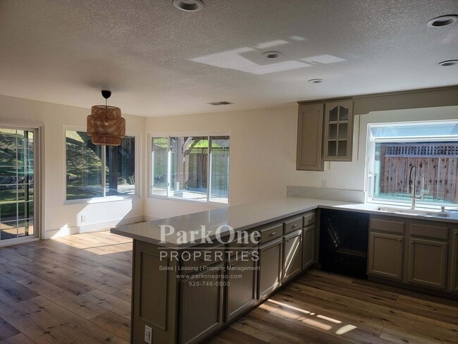 Building Photo - Spacious Updated Home with Expansive Private Yard
