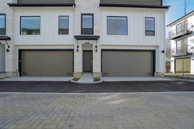 Building Photo - 4629 N Iota Ln