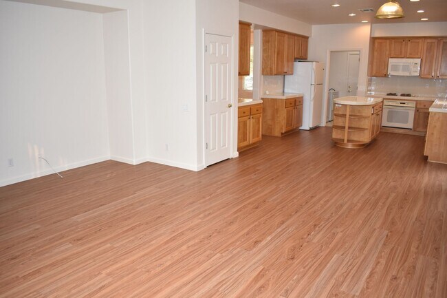 Building Photo - 469 Anacapa Dr