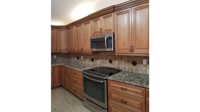 Building Photo - 5810 Garden Lakes Majestic