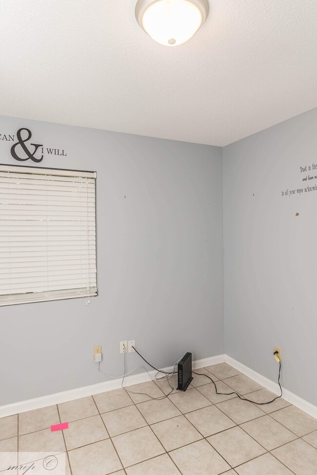 Building Photo - Spacious & Renovated Townhouse in Willow Run * Goldsboro