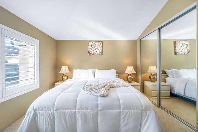 Building Photo - 54780 Shoal Creek