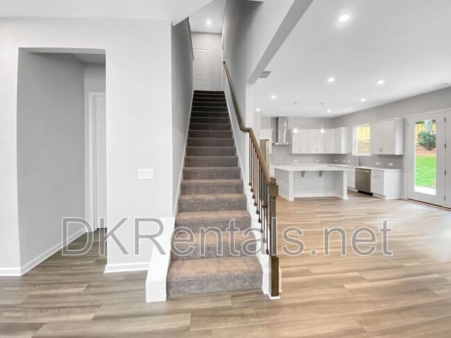 Building Photo - 245 Birchwood Row