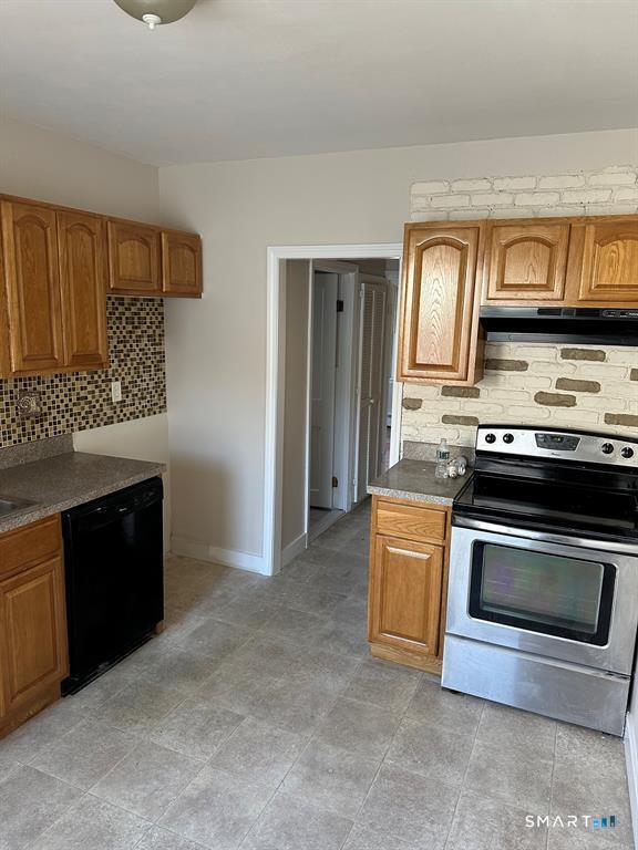 Building Photo - 10 Evans Rd