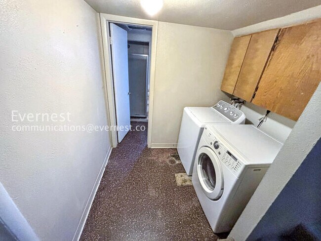 Building Photo - PROMO: Get $500 Off the First Month's Rent!3 Bed, 2 Bath Home with Garage / Available Now!