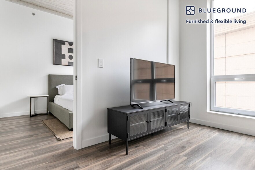 Building Photo - 61 W Erie St